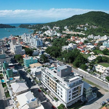 Adra 106 - Apartamento No Centro De Bombinhas - Rooftop Com Piscina E Academia - A Poucos Metros Da Praia - Dış mekan fotoğraf