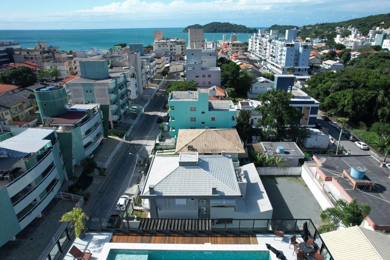 Adra 106 - Apartamento No Centro De Bombinhas - Rooftop Com Piscina E Academia - A Poucos Metros Da Praia - Dış mekan fotoğraf